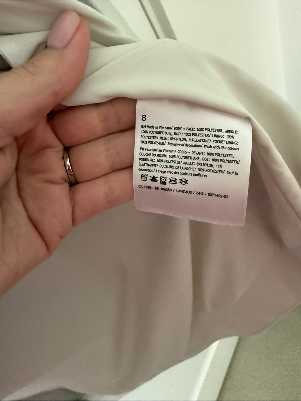 Lululemon Rain Rebel Jacket Bone Size 8 Like New - Picture 4 of 6